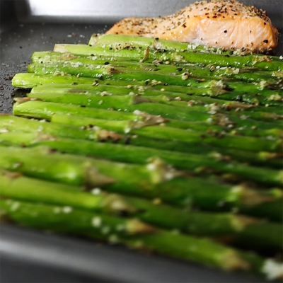 Sergio's Seasoning Recipe: Salmon and Asparagus